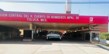 Habilitan Estación Central de Bomberos de Toluca como centro de acopio para damnificados por lluvia