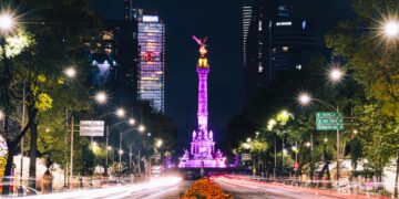 Octubre cultural: La Feria del Libro del Zócalo da inicio a un mes lleno de arte y literatura en la CDMX