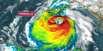 Ciclón ‘Priscilla’ se degrada a tormenta tropical en costas de Baja California Sur