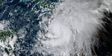 Huracán Melissa alcanza categoría 4 sin peligro para México