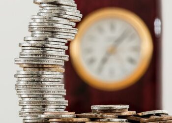 El peso mexicano podría cerrar 2025 entre la resiliencia y la volatilidad, advierte Capital.com