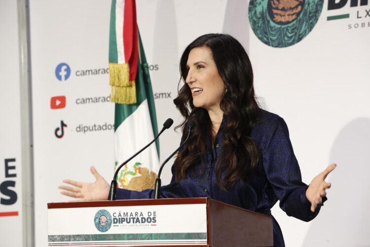 Puertas abiertas para los jóvenes en la Cámara de Diputados: Kenia López Rabadán