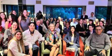 «Las Emociones en Pocas Palabras»: el libro que sana y dona para transformar vidas