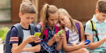 Dinamarca busca que menores de 15 años no puedan usar redes sociales