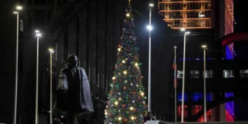 Tiroteo en encendido de árbol navideño en Carolina del Norte fue un ataque directo entre conocidos: autoridades