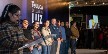 Se encienden mil 200 luminarias en Santiago Tlacotepec, nunca más quedará en el olvido: Ricardo Moreno