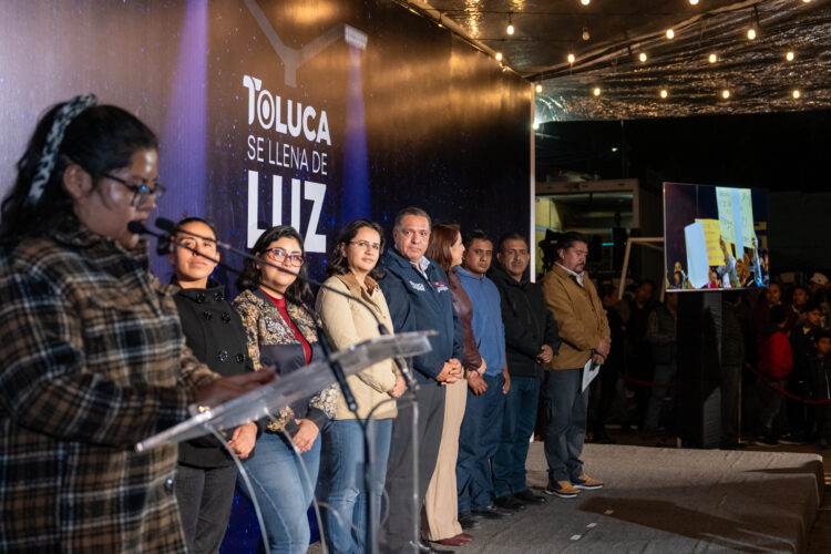 Se encienden mil 200 luminarias en Santiago Tlacotepec, nunca más quedará en el olvido: Ricardo Moreno