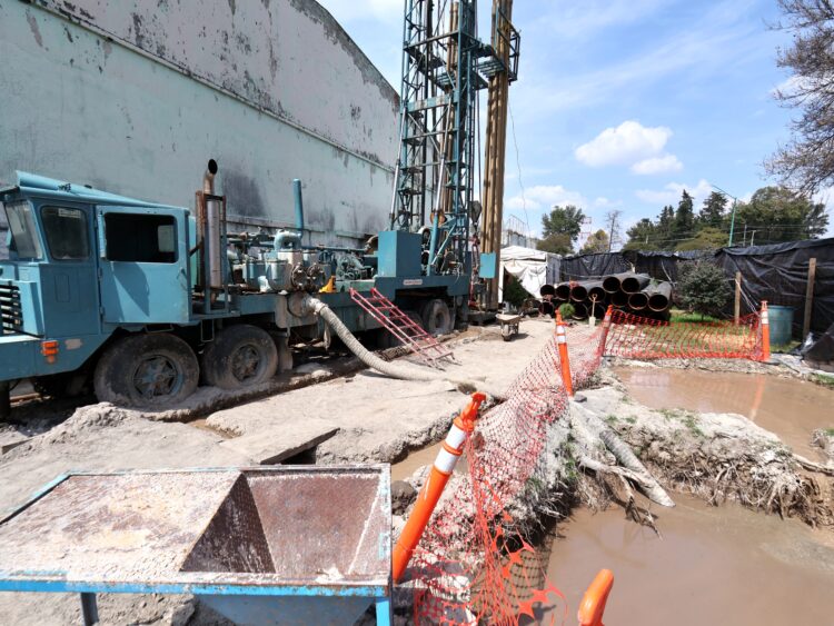 Supervisa Ricardo Moreno construcción de nuevo pozo en la delegación Independencia