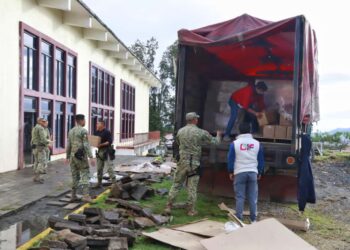 Entrega Gobierno de la Ciudad el apoyo alimentario a damnificados de Huauchinango