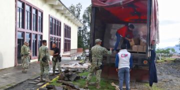 Entrega Gobierno de la Ciudad el apoyo alimentario a damnificados de Huauchinango