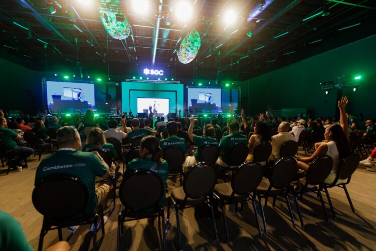 SOC celebra 25 años cambiando vidas y consolidándose como el asesor financiero más importante de México