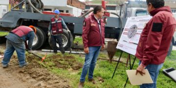Supervisa alcalde Ricardo Moreno construcción de pozo profundo en La Maquinita