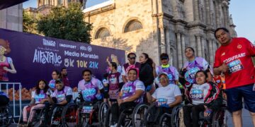 Participan más de 3 mil en el Medio Maratón Alfeñique 2025