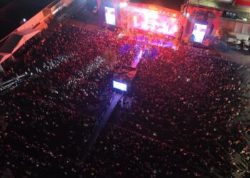 El flow urbano de Yeri MUA y El Bogueto enciende a más de 45 mil personas en Alfeñique