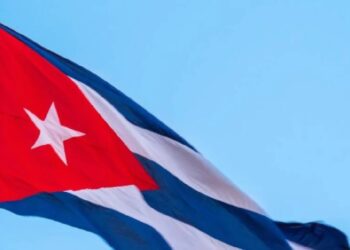 Fiscalía de Cuba acusa a ex ministro de Economía de espionaje, soborno y otros delitos