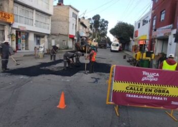 Avanza Toluca en rehabilitación de calles con acciones de bacheo en beneficio de la población