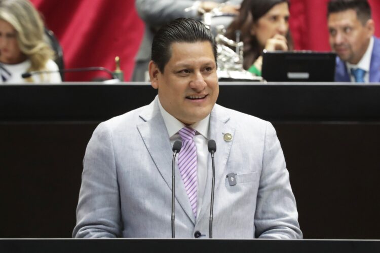 Plantea iniciativa prohibir a instituciones bancarias cobrar a usuarios reposición de plástico por robo o extorsión