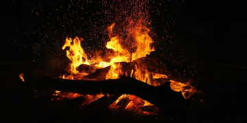 Los humanos aprendieron a hacer fuego 350 mil años antes de lo que se creía, revela investigación