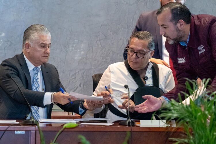 Consolida Ricardo Moreno justicia laboral con firma de convenio salarial 2025