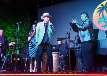 Huatulco Beach presentan ‘Orgullo’, una cumbia que incendia el fin de año nacida de la memoria y el corazón