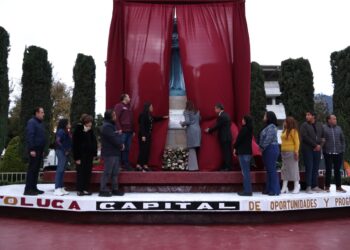 Sor Juana vuelve a casa, devela Gobierno de Toluca monumento de la décima musa