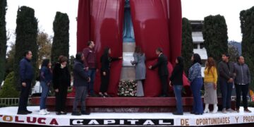 Sor Juana vuelve a casa, devela Gobierno de Toluca monumento de la décima musa