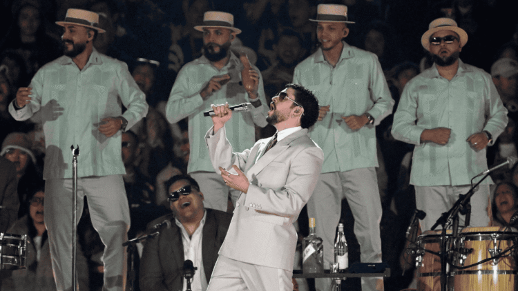 Bad Bunny sorprende en CDMX con Ana de la Reguera y Diego Boneta como invitados en su segundo show