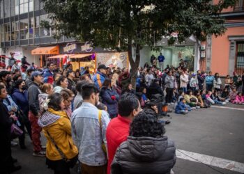Viven miles de personas la magia de la Navidad en Toluca