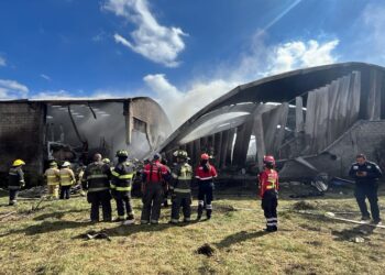 Por desplome de aeronave en San Mateo Atenco, ofrecen cuerpos de emergencia y seguridad de Toluca su apoyo