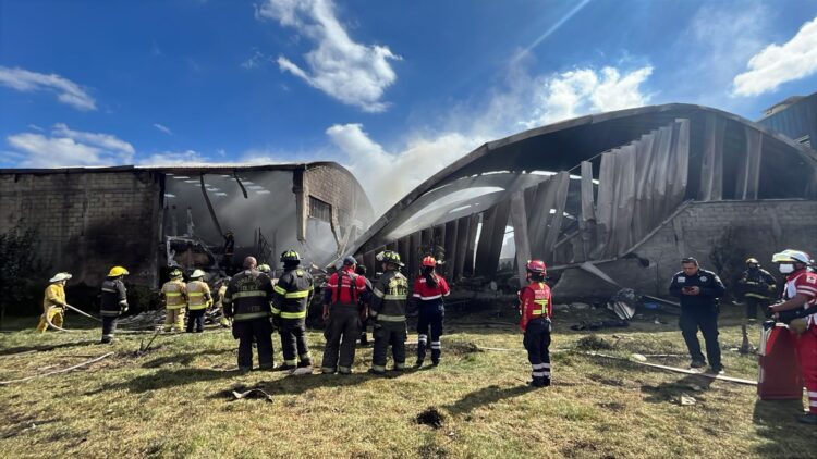Por desplome de aeronave en San Mateo Atenco, ofrecen cuerpos de emergencia y seguridad de Toluca su apoyo