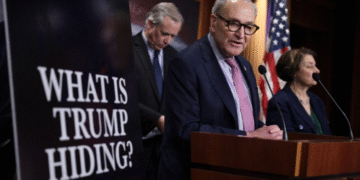 Demócratas denuncian que Gobierno de EE. UU. ha publicado los archivos de Epstein de manera parcial y censurados