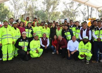 Plan Integral del Oriente del Estado de México: Presidenta cumple meta de entrega de trenes de pavimentación a 10 municipios del Edomex