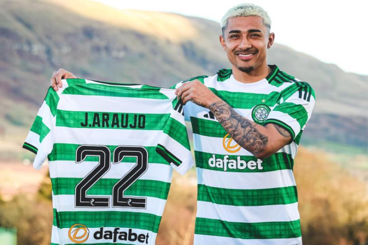 Julián Araujo es nuevo futbolista del Celtic