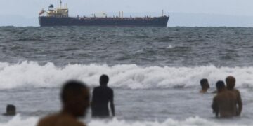 EU incauta buque petrolero con bandera rusa, vinculado a Venezuela