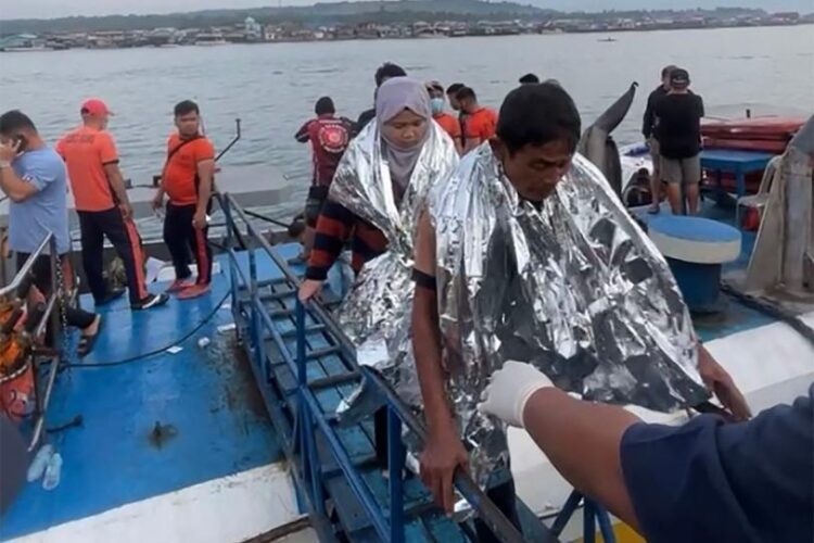 Al menos 18 muertos y 10 desaparecidos tras naufragio de transbordador en Filipinas