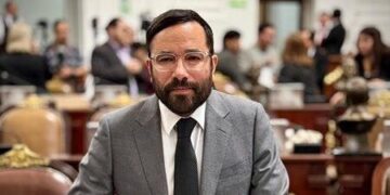 Romo pone en su lugar a Tabe: “Menos show y más gobierno”