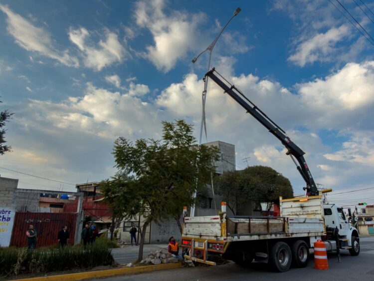Beneficia Ricardo Moreno a cerca de 50 mil personas con la instalación de más luminarias en San Buenaventura