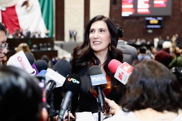 No sirve a los mexicanos una Constitución que no los beneficia en su día a día: Kenia López Rabadán