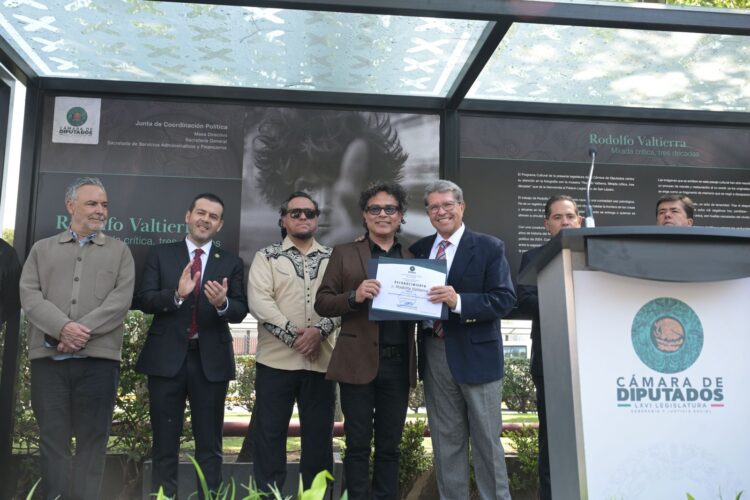 Diputado Ricardo Monreal inauguró en San Lázaro la exposición fotográfica “Rodolfo Valtierra: Mirada Crítica, tres décadas”