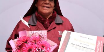 Toluqueñas como Doña María Estela, demuestran que cualquier edad es buena para aprender