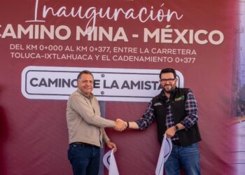 Hace historia Ricardo Moreno al inaugurar el “Camino de la Amistad”, junto con el alcalde de Almoloya de Juárez, Adolfo Solís