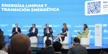 Cox destaca la importancia de una regulación clara para la transición energética en América Latina