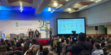 Expertos analizan cómo frenar violencia sexual infantil en Internet