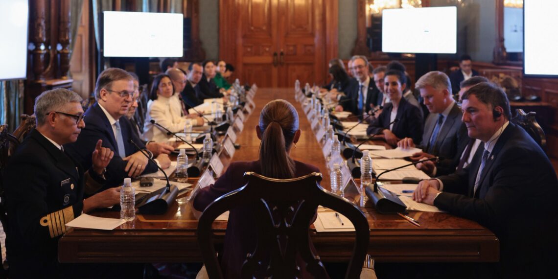 Recibe Sheinbam a ministros canadienses