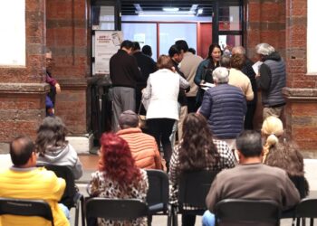 Facilita Ricardo Moreno la emisión ágil y rápida de constancias de vecindad en Toluca