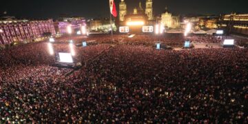 Noche histórica de Shakira en el Zócalo de la Ciudad de México. Rompe récord de asistencia al cantar ante 400 mil fans