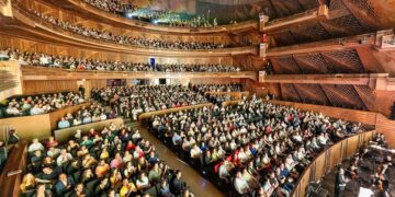 Embajada de China impulsa campaña de difamación contra Shen Yun en México