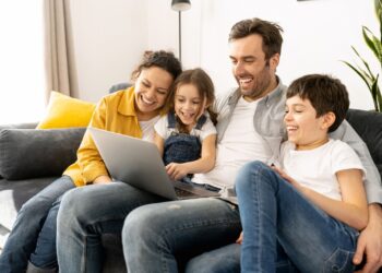 Menos redes, más felicidad: Tecmilenio explora el Reporte Mundial de la Felicidad 2026