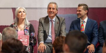 Pepe Chedraui entrega certificados “Hecho en México” para fortalecer el desarrollo económico local