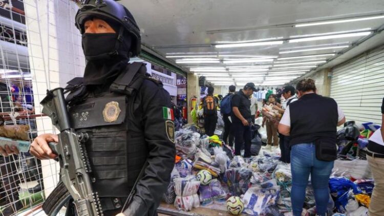 SSC e IMPI catean bodegas en Tepito por productos del Mundial